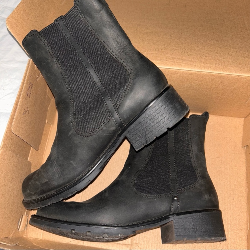 Clarks Tilden Zip II Boots - Picture 4 of 9